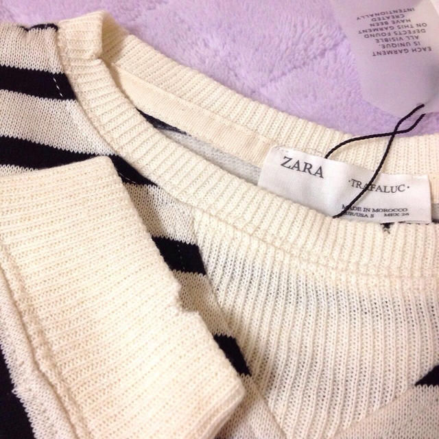 ZARA(ザラ)のZARA ボーダー 白 黒 未使用タグ付 レディースのトップス(トレーナー/スウェット)の商品写真