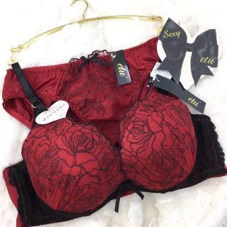 すー様専用☆【新品】Fカップ☆レッド薔薇 ブラショーセット♡ F75L(ブラ&ショーツセット)