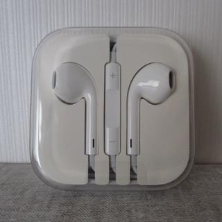 アップル(Apple)のイヤフォン  【純正】Apple iPhone6 付属品(ヘッドフォン/イヤフォン)