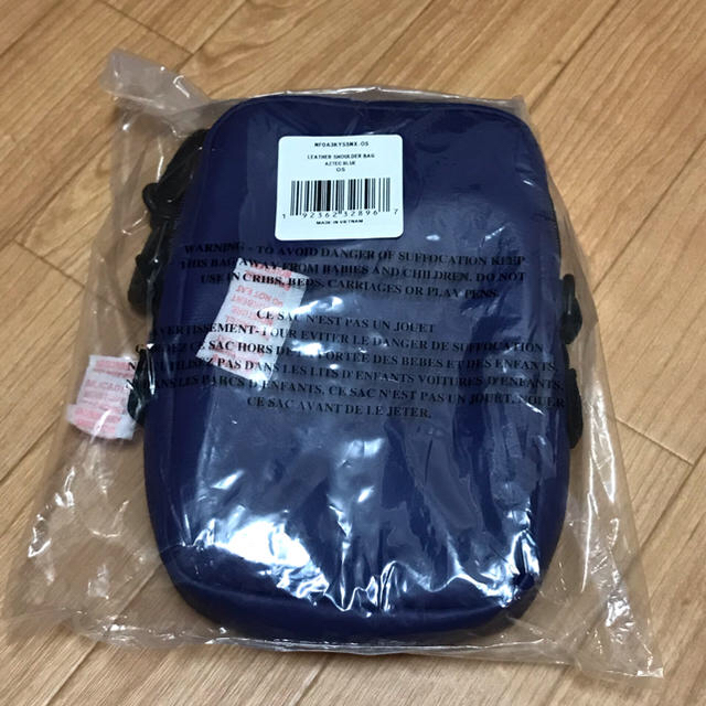 Supreme(シュプリーム)のchororo様専用 新品 18aw North Shoulder Bag メンズのバッグ(ショルダーバッグ)の商品写真