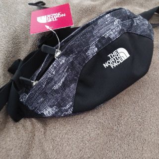 ザノースフェイス(THE NORTH FACE)のノースフェイス　カモフラ柄　ボディバッグ(ボディバッグ/ウエストポーチ)