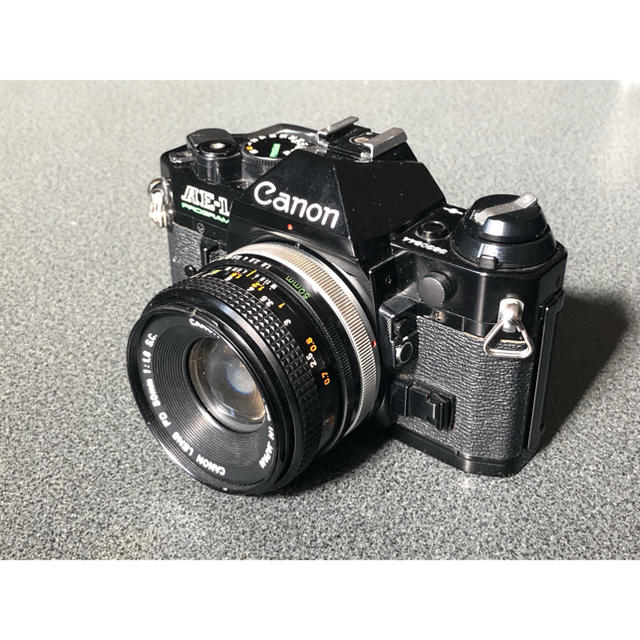 Canon(キヤノン)のcanon ae-1 フィルムカメラ fd 50mm f1.8 スマホ/家電/カメラのカメラ(フィルムカメラ)の商品写真