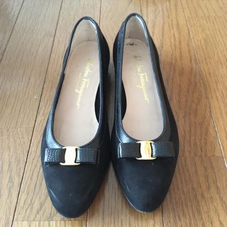 サルヴァトーレフェラガモ(Salvatore Ferragamo)のフェラガモ VARAフラットシューズ(バレエシューズ)