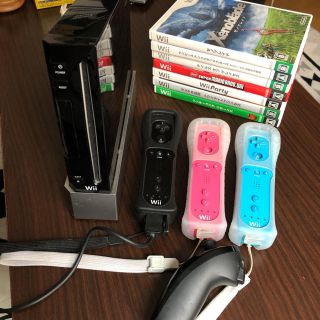 ウィー(Wii)の超お得！！Wii コントローラ三つ＋ソフト七本セット(家庭用ゲーム機本体)