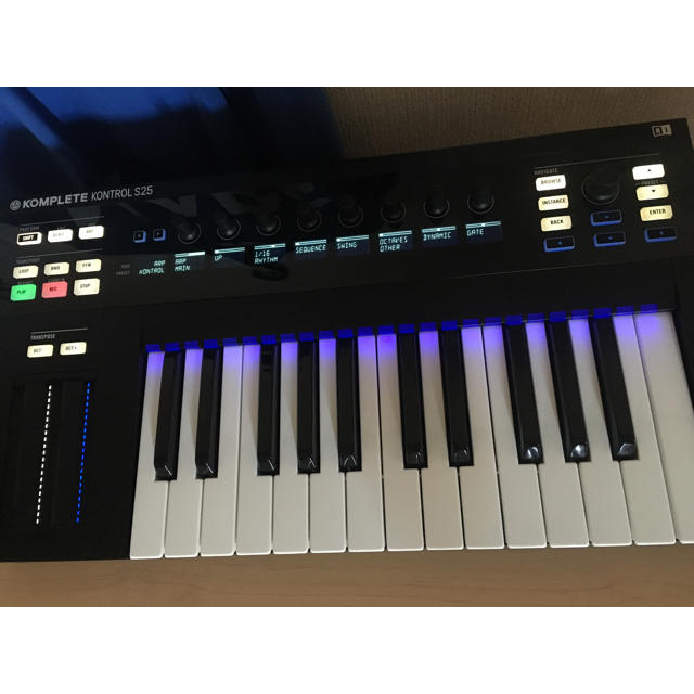 komplete kontrol 25Sのサムネイル