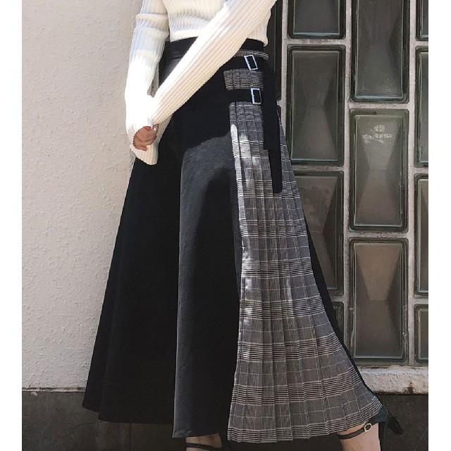 MURUA(ムルーア)の新品タグ付き☆MURUA/サイドベルトフレアマキシスカート レディースのスカート(ロングスカート)の商品写真