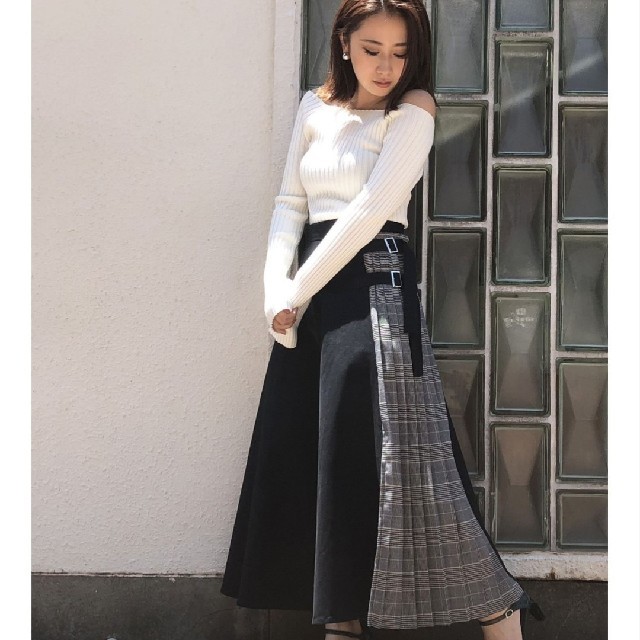 MURUA(ムルーア)の新品タグ付き☆MURUA/サイドベルトフレアマキシスカート レディースのスカート(ロングスカート)の商品写真