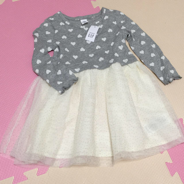 babyGAP(ベビーギャップ)のGAP   100サイズ   チュール ラメ  ワンピース キッズ/ベビー/マタニティのキッズ服女の子用(90cm~)(ワンピース)の商品写真