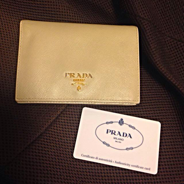 公式セール 正規品 美品 PRADA 折りたたみ財布 - www