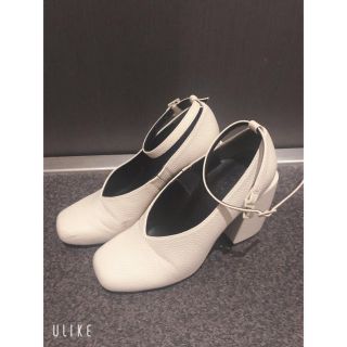 エモダ(EMODA)のEMODA THICK CURVE HEEL パンプス Sサイズ(ハイヒール/パンプス)