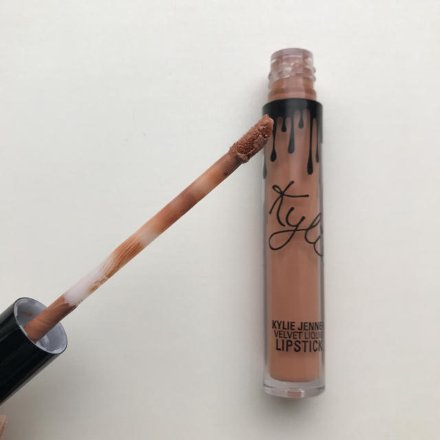 Kylie Cosmetics(カイリーコスメティックス)のリップスティック コスメ/美容のベースメイク/化粧品(口紅)の商品写真