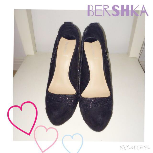 Bershka(ベルシュカ)の超美品♥︎“脚が盛れる”上品黒パンプス レディースの靴/シューズ(ハイヒール/パンプス)の商品写真