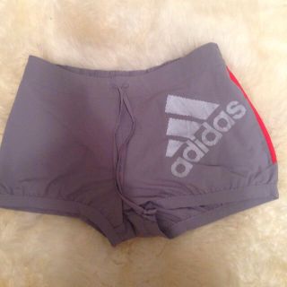 アディダス(adidas)のadidas ショートパンツ(ショートパンツ)