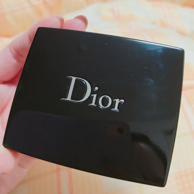 Dior(ディオール)のdior アイシャドウ【サンク クルール】 コスメ/美容のベースメイク/化粧品(アイシャドウ)の商品写真