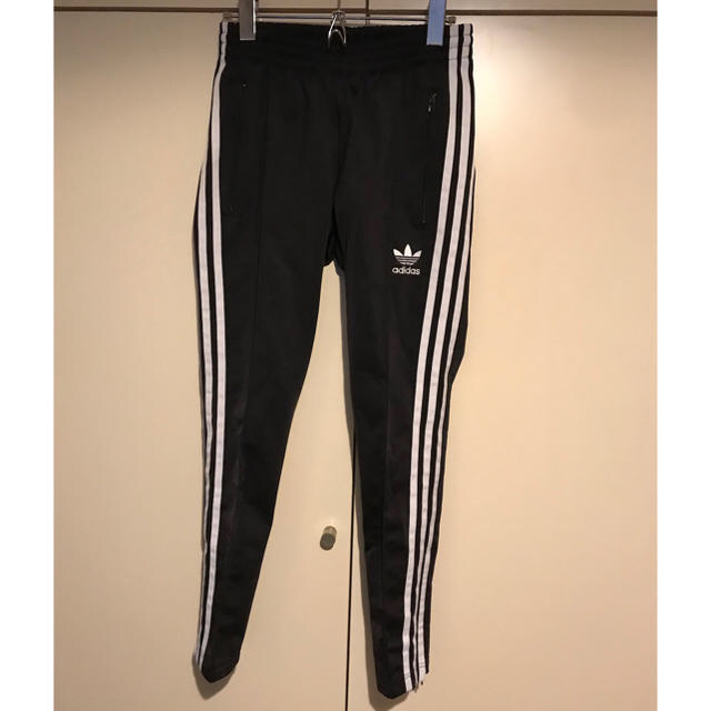 adidas originals トラックパンツ