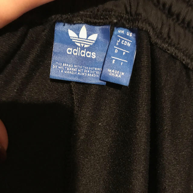 adidas(アディダス)のadidas originals トラックパンツ レディースのパンツ(カジュアルパンツ)の商品写真