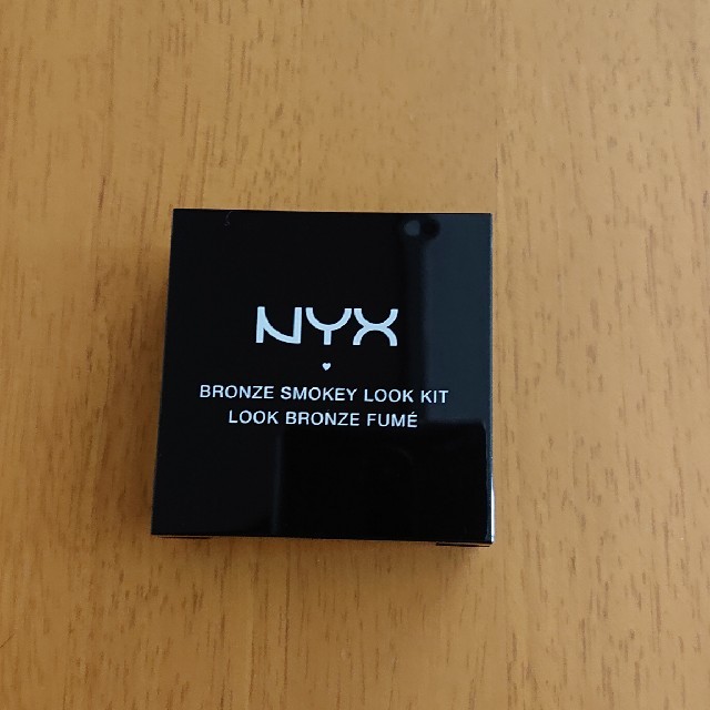 NYX(エヌワイエックス)のNYX ブロンズスモーキールックキット コスメ/美容のベースメイク/化粧品(アイシャドウ)の商品写真
