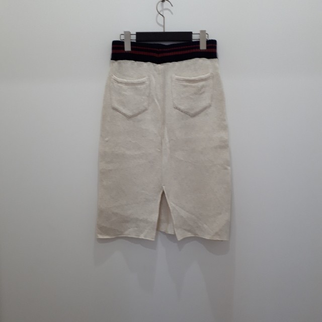 PHEENY(フィーニー)のPHEENY　スリット　スカート　フィーニー レディースのスカート(ひざ丈スカート)の商品写真
