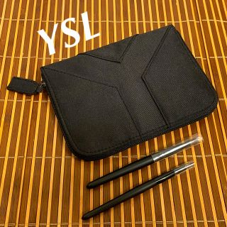 イヴサンローランボーテ(Yves Saint Laurent Beaute)の未使用 YSL ミニブラシ2本付きポーチ(その他)