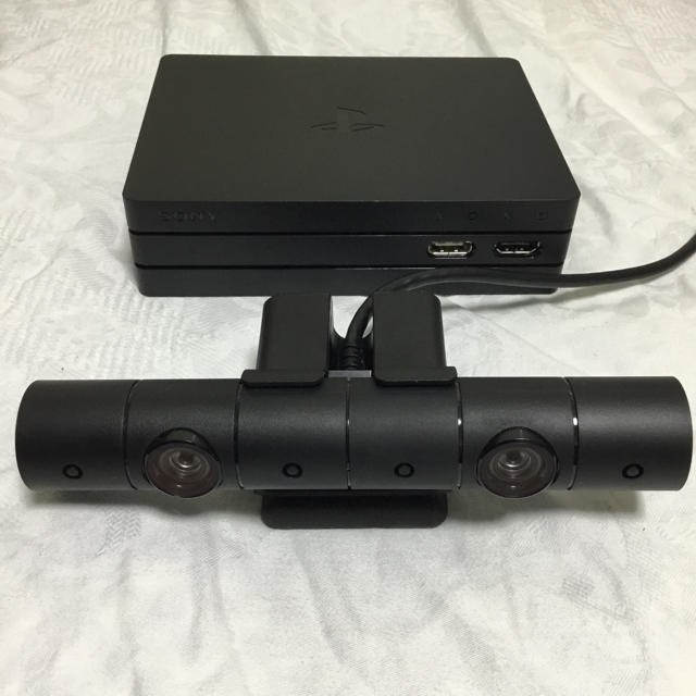 PlayStation VR(プレイステーションヴィーアール)の極美品 PS VR 新型 付属完備 Playstation 保証残約5ヶ月 エンタメ/ホビーのゲームソフト/ゲーム機本体(その他)の商品写真