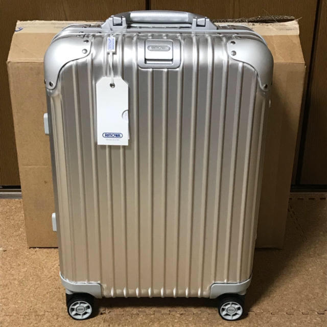 入手困難★新品・機内持込OKな余裕34Lのリモワ トパーズ キャビントロリー4輪