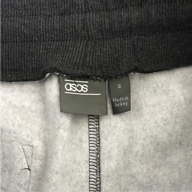 asos(エイソス)の最終値下げ asos ジョガーパンツ ブラック グレー メンズのパンツ(デニム/ジーンズ)の商品写真