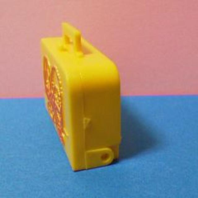 サンリオ　当時物　パティ＆ジミーのミニトランク（イエロー） エンタメ/ホビーのおもちゃ/ぬいぐるみ(キャラクターグッズ)の商品写真