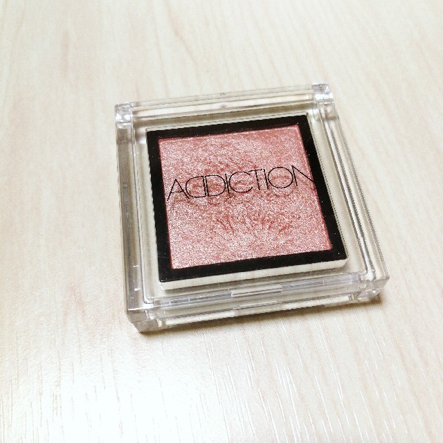 ADDICTION(アディクション)のADDICTION the eyeshadow 031 tiny shell コスメ/美容のベースメイク/化粧品(アイシャドウ)の商品写真