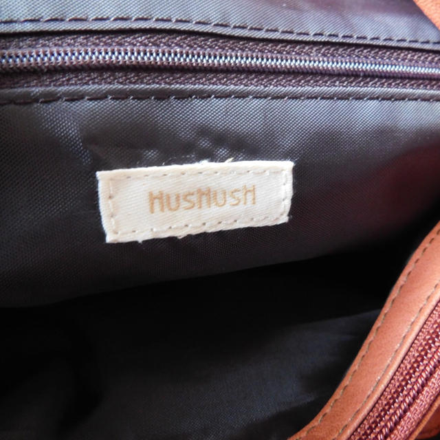 HusHush(ハッシュアッシュ)のHusHusH パスケースつきツイストハンドルバッグ レディースのバッグ(ハンドバッグ)の商品写真