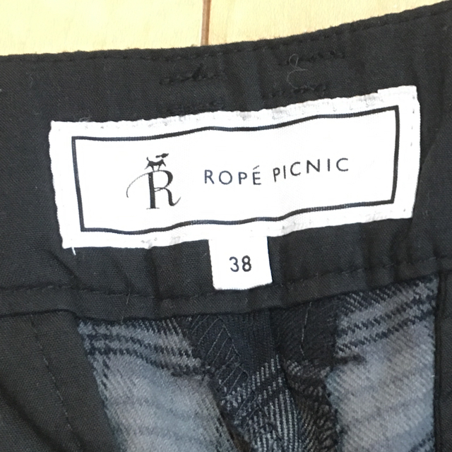 Rope' Picnic(ロペピクニック)の【美品】最終価格 チェック柄テーパードパンツ レディースのパンツ(クロップドパンツ)の商品写真