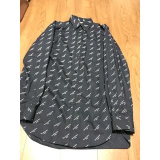 バレンシアガ(Balenciaga)のbalenciaga バレンシアガ ロゴシャツ(シャツ)