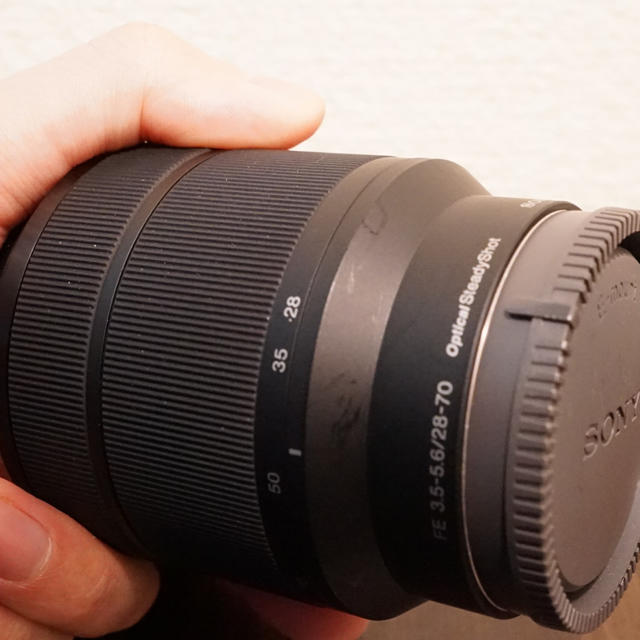 SONY(ソニー)のSONY FE 28-70mm F3.5-5.6 OSS sel2870 美品 スマホ/家電/カメラのカメラ(レンズ(ズーム))の商品写真