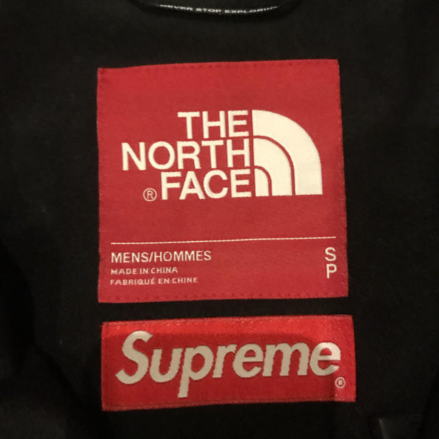 Supreme(シュプリーム)のsupreme the north face power orange S メンズのジャケット/アウター(マウンテンパーカー)の商品写真