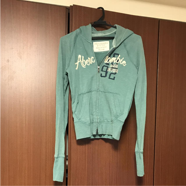 Abercrombie&Fitch(アバクロンビーアンドフィッチ)のフード付きパーカー レディースのトップス(パーカー)の商品写真