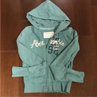 アバクロンビーアンドフィッチ(Abercrombie&Fitch)のフード付きパーカー(パーカー)