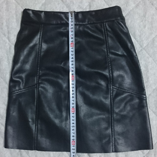 H&M(エイチアンドエム)のH&M レザー風スカート レディースのスカート(ミニスカート)の商品写真