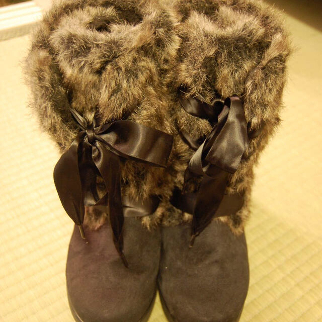 VANS(ヴァンズ)のVANS ファーリボンブーツ♡ レディースの靴/シューズ(ブーツ)の商品写真