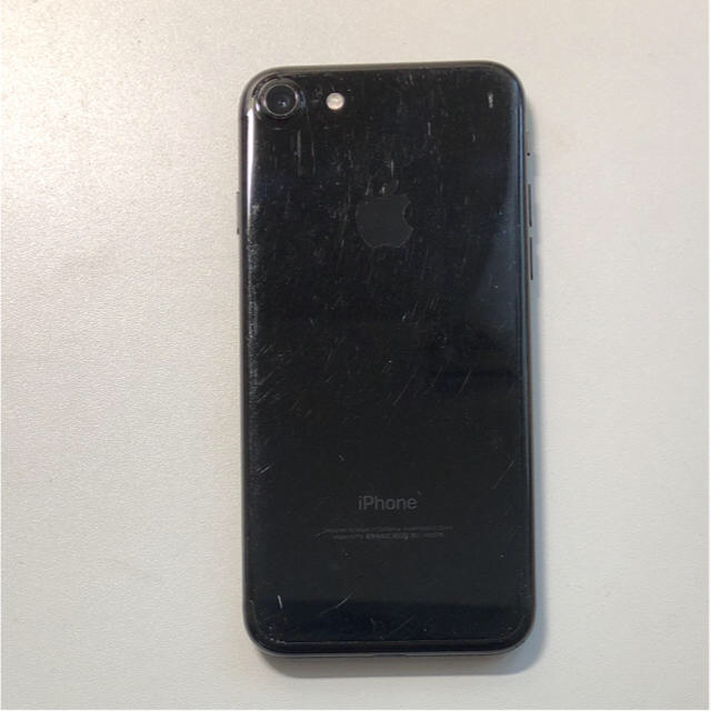 Apple(アップル)のiPhone7 128GB jet black 本体のみ SoftBank スマホ/家電/カメラのスマートフォン/携帯電話(スマートフォン本体)の商品写真