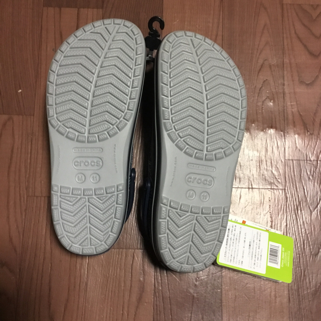 crocs(クロックス)のクロックス 29cm グレー ネイビー グラフィック ビーチサンダル  メンズの靴/シューズ(サンダル)の商品写真