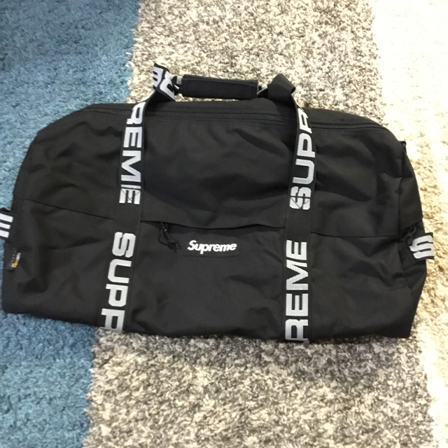 Supreme(シュプリーム)のSupreme 18SS Duffle Bag 普通サイズ ブラック メンズのバッグ(ドラムバッグ)の商品写真