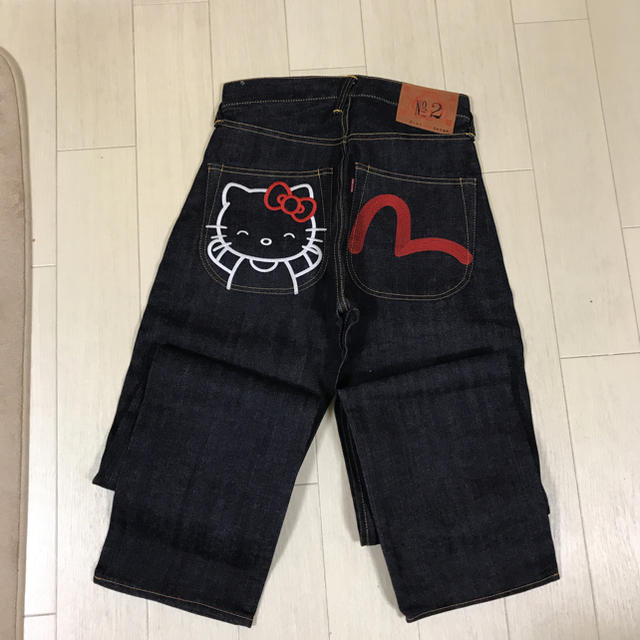 EVISU  kittyコラボ