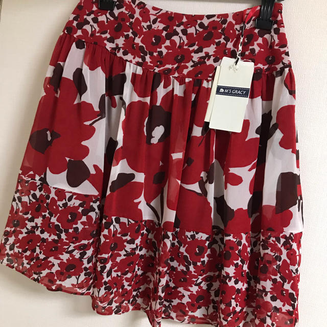M'S GRACY(エムズグレイシー)のエムズグレイシー 花柄 シフォンスカート新品 レディースのスカート(ひざ丈スカート)の商品写真