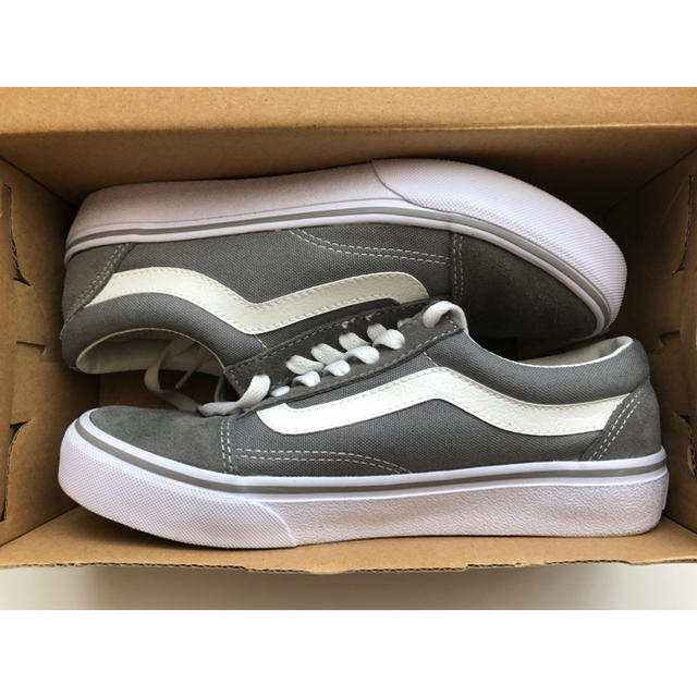 VANS(ヴァンズ)のdoleさま専用 VANS oldskool バンズ オールドスクール グレー レディースの靴/シューズ(スニーカー)の商品写真