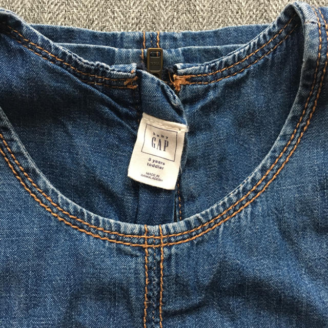 babyGAP(ベビーギャップ)の\GAP/ジャンパースカート キッズ/ベビー/マタニティのキッズ服女の子用(90cm~)(ワンピース)の商品写真