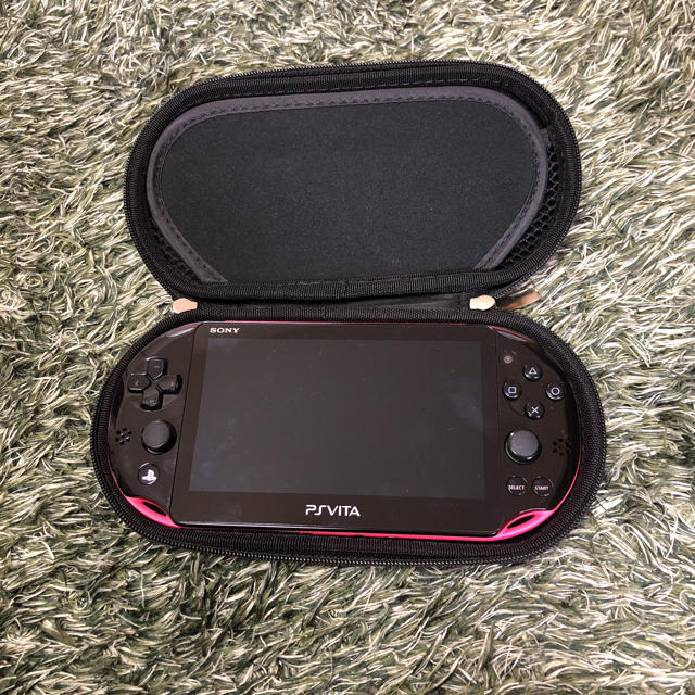 PlayStation Vita(プレイステーションヴィータ)のPS vita  エンタメ/ホビーのゲームソフト/ゲーム機本体(携帯用ゲーム機本体)の商品写真