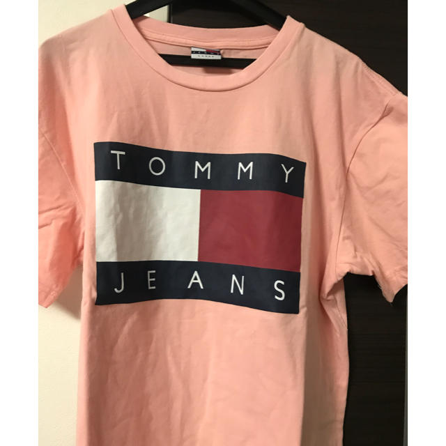 TOMMY HILFIGER(トミーヒルフィガー)のトミーヒルフィガー  定番ロゴ ピンク メンズのトップス(Tシャツ/カットソー(半袖/袖なし))の商品写真
