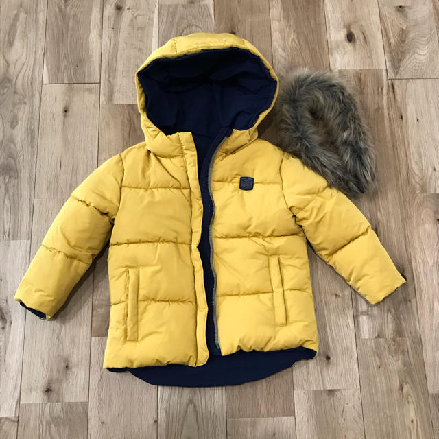 ZARA KIDS(ザラキッズ)の新品未使用ZARAキッズ💛リバーシブルダウンジャケット98㎝ キッズ/ベビー/マタニティのベビー服(~85cm)(ジャケット/コート)の商品写真