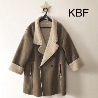 ケービーエフ(KBF)のフェイクムートンコート(ムートンコート)