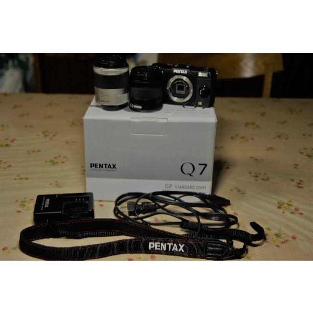 PENTAX(ペンタックス)のPENTAX Q7　ダブルズームキット　ブラック スマホ/家電/カメラのカメラ(ミラーレス一眼)の商品写真