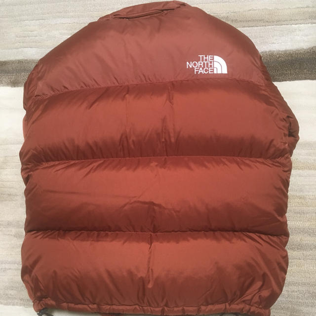 THE NORTH FACE(ザノースフェイス)のノースフェイス。700フイル。アースカラー。S。美品。 メンズのジャケット/アウター(ダウンジャケット)の商品写真